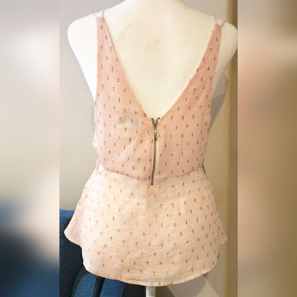 EUC Dusty Pink Top Sleeveless Peplum Deep V-Neck - Picture 4 of 8